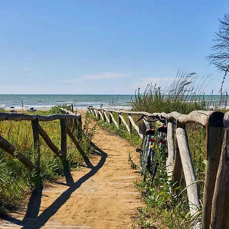 Beautiful Flat 250m From The For 8 Guests Bibione